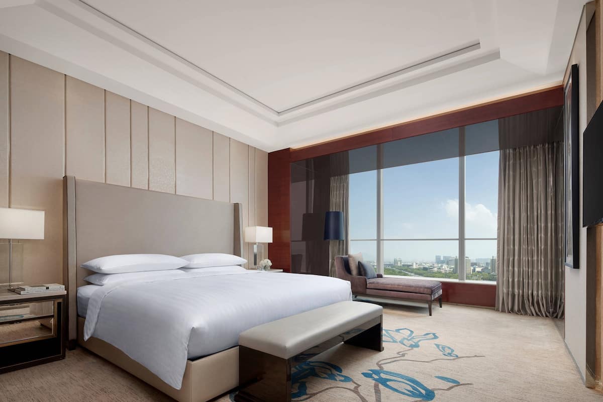 Premium bedding, free minibar, in-room safe, individually decorated