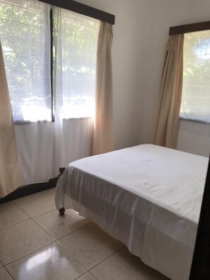 3 bedrooms, premium bedding, iron/ironing board, free WiFi