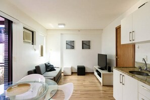 Apartment | Wohnzimmer | Flachbildfernseher