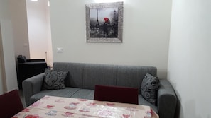 24-inch LCD TV with digital channels, TV - Dafne Marsala Centro (Marsala)