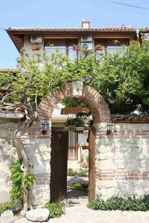 Front of property - Hotel Kirios (Nessebar)