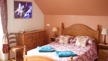 Triple Room | 1 bedroom, individually decorated, individually furnished