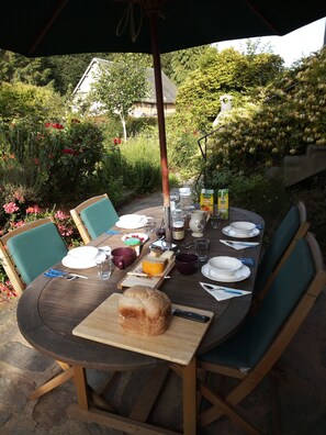 Petit déjeuner buffet servi tous les jours en supplément