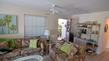 複式房屋, 2 間臥室, 海灣景觀, 花園 | 客廳 | 平面電視、Netflix、 DVD 播放機