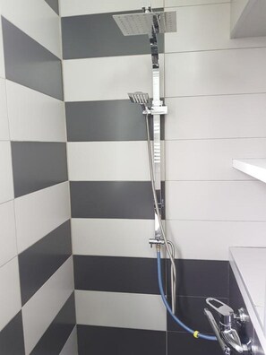 Bathroom shower - Nika7 (Tbilisi)