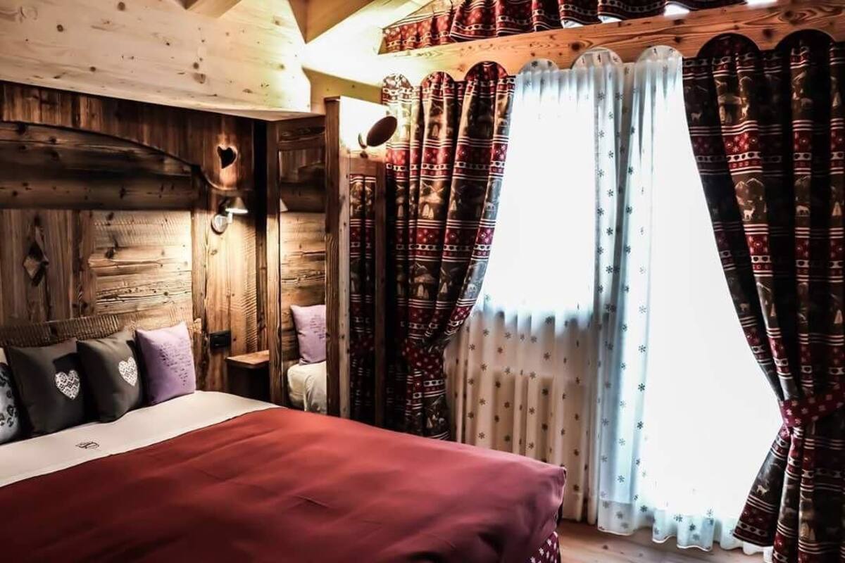 Soundproofing, WiFi (free), bed sheets
