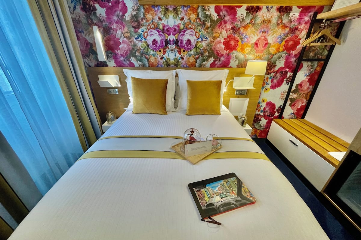 Classique | Luxe beddengoed, een minibar, een kluis op de kamer
