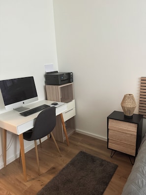Une Chambre Privée Chez l'Habitant | 1 kamar tidur, kedap suara, setrika/meja setrika, dan Wi-Fi gratis