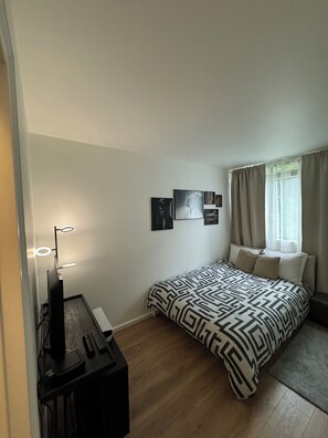 1 bedroom, soundproofing, iron/ironing board, free WiFi - Une chambre dans un appartement, chez l’habitant (Ablon-sur-Seine)