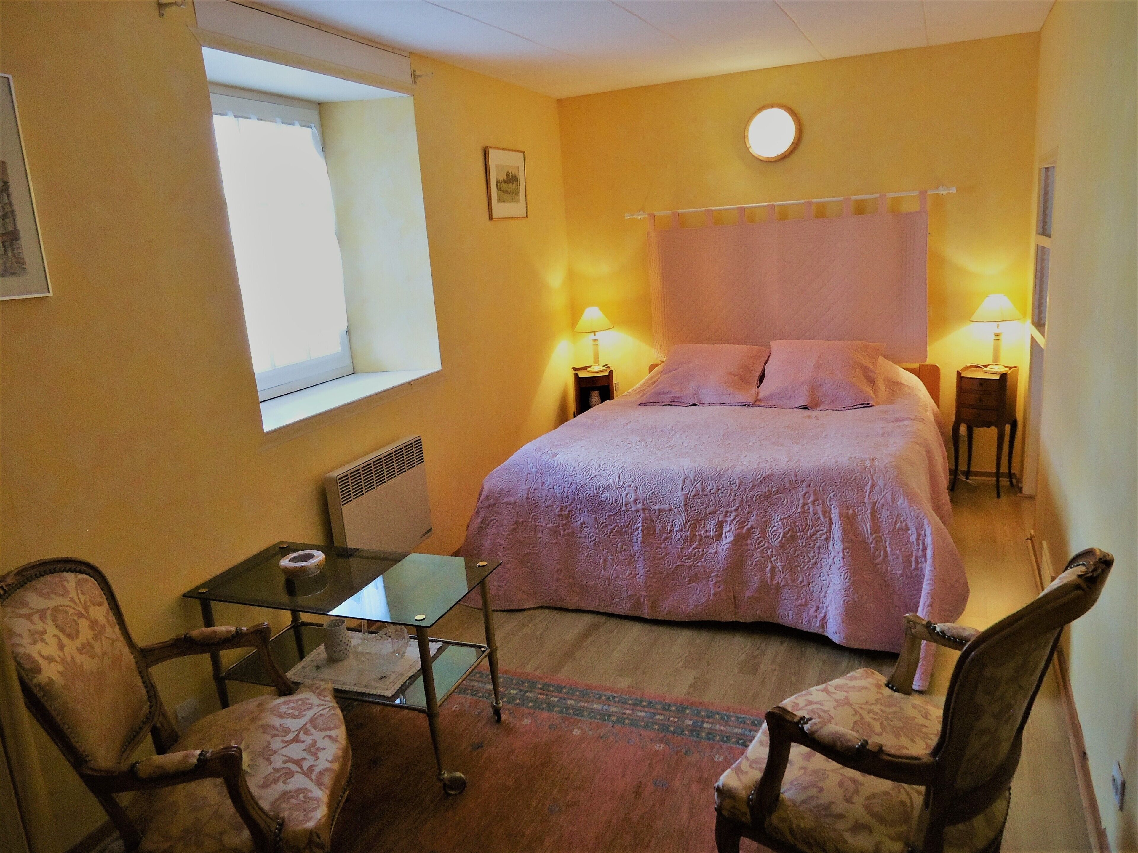 Quarto casal clássico (Capuccine) | Roupas de cama premium, cortinas blackout, quartos à prova de som
