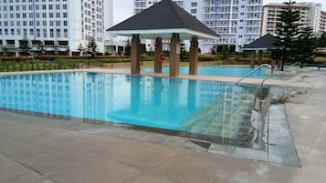 Indoor pool, outdoor pool