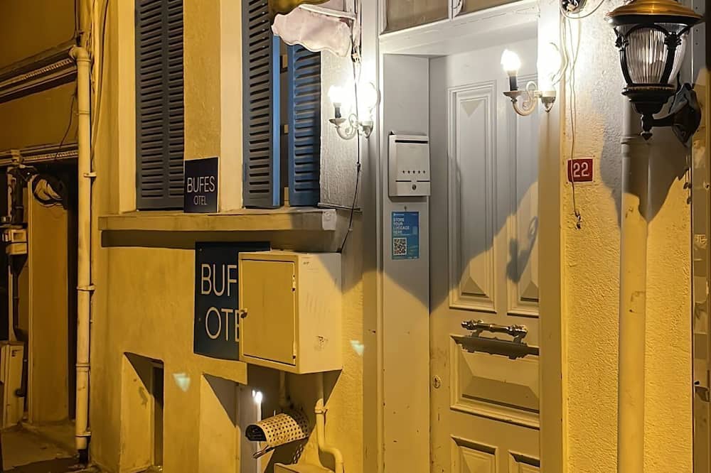 Bufes Hotel