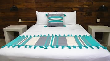Suite junior, baño privado, planta baja | 1 dormitorio, caja fuerte, tabla de planchar con plancha y wifi gratis
