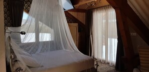 Familie suite (Les 3 biches) | Individueel gedecoreerd, individueel gemeubileerd