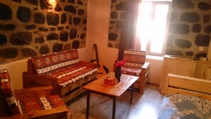 Triple Room, 3 Twin Beds, Garden View, Courtyard Area | 1 bedroom, soundproofing, iron/ironing board (on request), WiFi (free) - Old Tatev (Tatev)