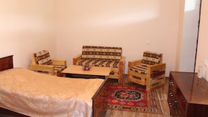 Quadruple Room, Garden View, Ground Floor | 1 bedroom, soundproofing, iron/ironing board (on request), WiFi (free) - Old Tatev (Tatev)