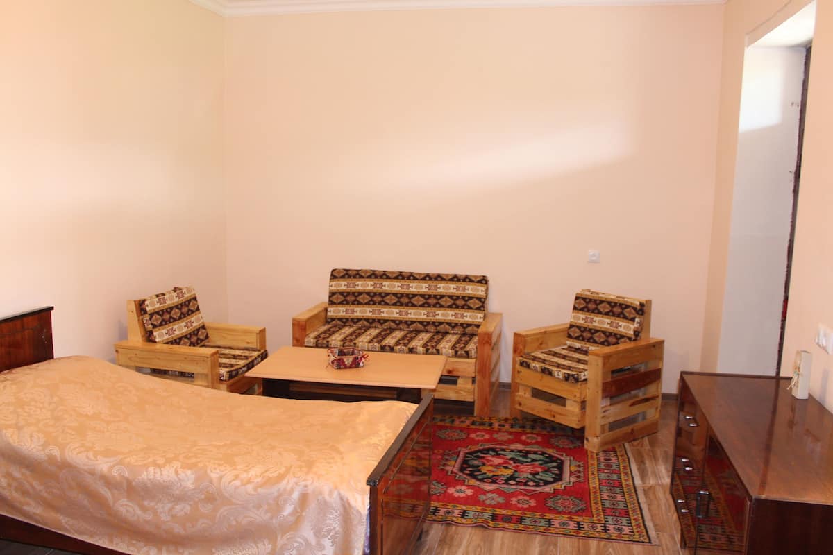 Chambre Quadruple, vue jardin, rez-de-chaussée | 1 chambre, chambres insonorisées, fer et planche à repasser