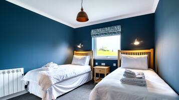 Chalet | 2 bedrooms, iron/ironing board, free wired internet, bed sheets