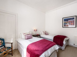 Cottage, Multiple Beds | 2 bedrooms, iron/ironing board, free WiFi, bed sheets