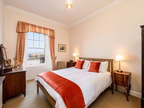 2 bedrooms, iron/ironing board, free WiFi, bed sheets - Beresford Cottage (North Berwick)