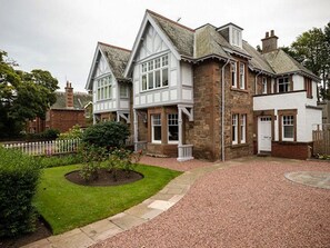House, Multiple Beds | Front of property - Glenconner House (North Berwick)