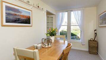 Apartment, Multiple Beds | Interior