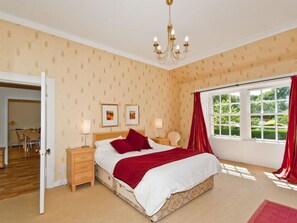 Apartment, Multiple Beds | 2 bedrooms, iron/ironing board, free WiFi, bed sheets - Nungate (North Berwick)