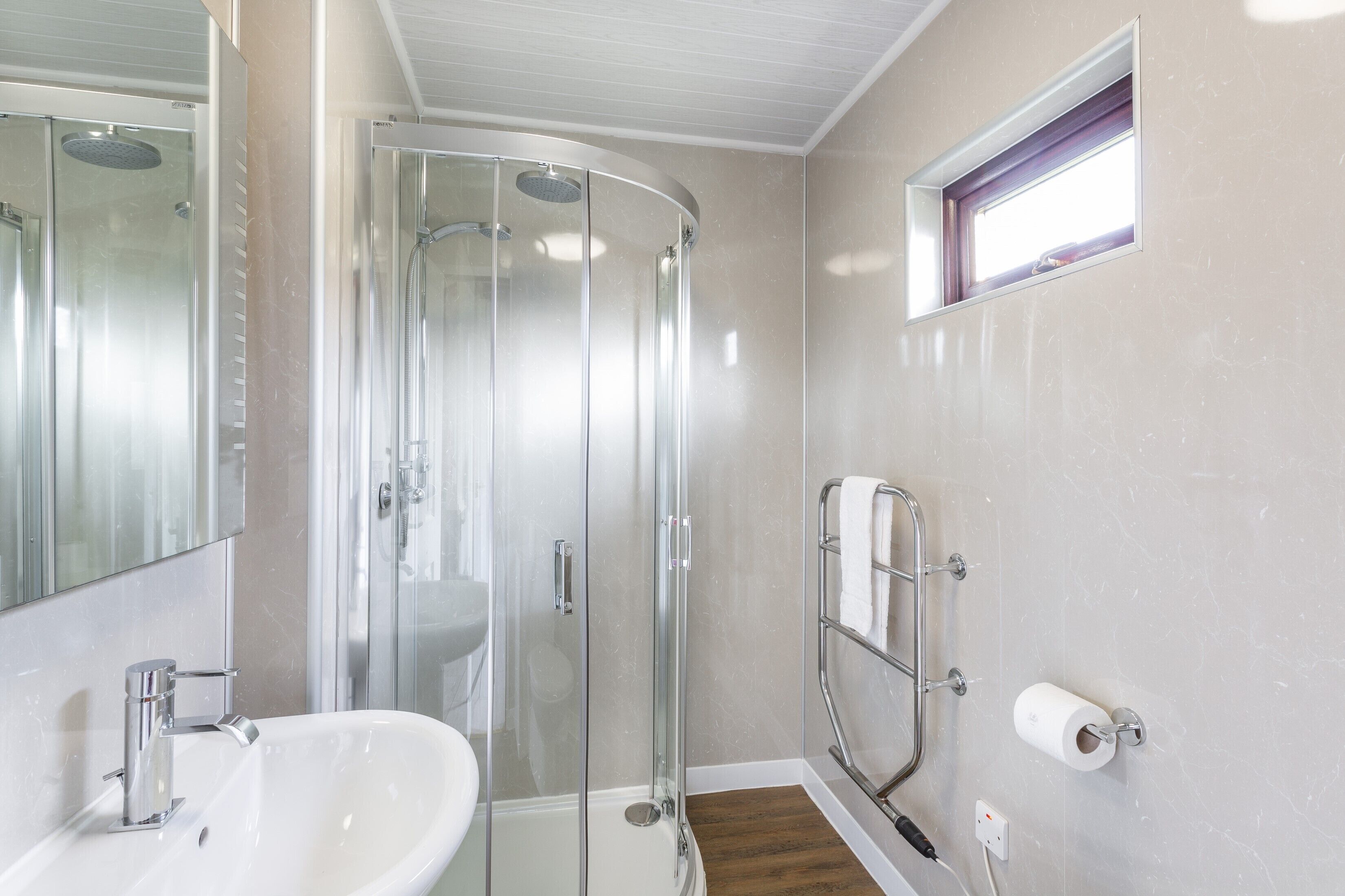 Cabin, 1 King Bed | Bathroom | Shower, hair dryer, towels