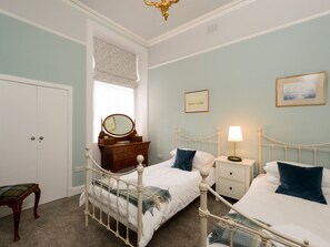 Apartment, Multiple Beds | 3 bedrooms, iron/ironing board, free WiFi, bed sheets - Seafield (North Berwick)