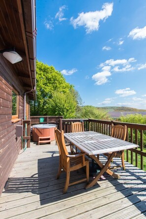 Cabin, Multiple Beds | Outdoor spa tub - Mountain Ash Lodge (Cupar)