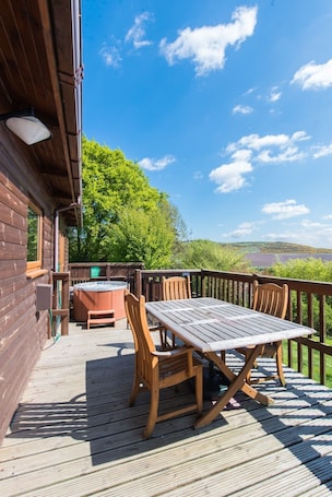 Cabin, Multiple Beds | Outdoor spa tub