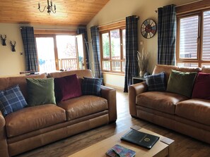 小屋, 多张床 | 客厅 | 电视、DVD 播放器