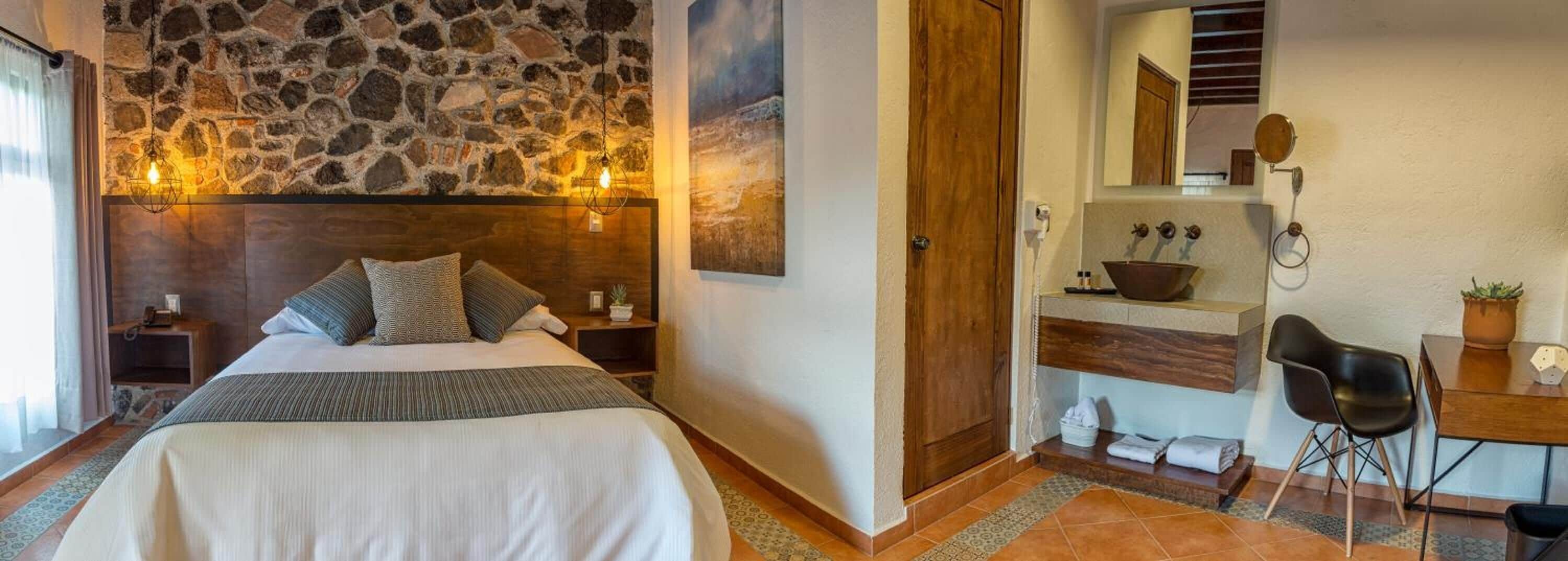 premium bedding, in-room safe, individually decorated