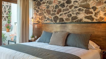 Superior Room, 1 King Bed | Premium bedding, in-room safe, individually decorated