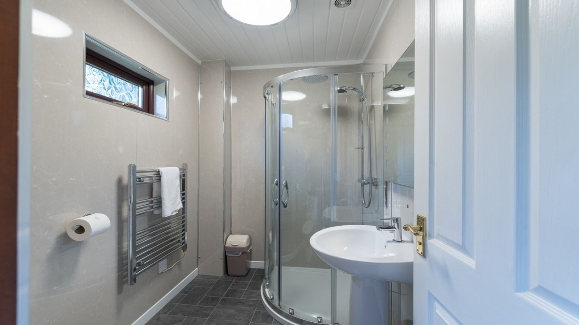Cabin, 1 King Bed | Bathroom | Shower, hair dryer, towels