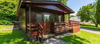 Bluebell Lodge 2 with Hot Tub