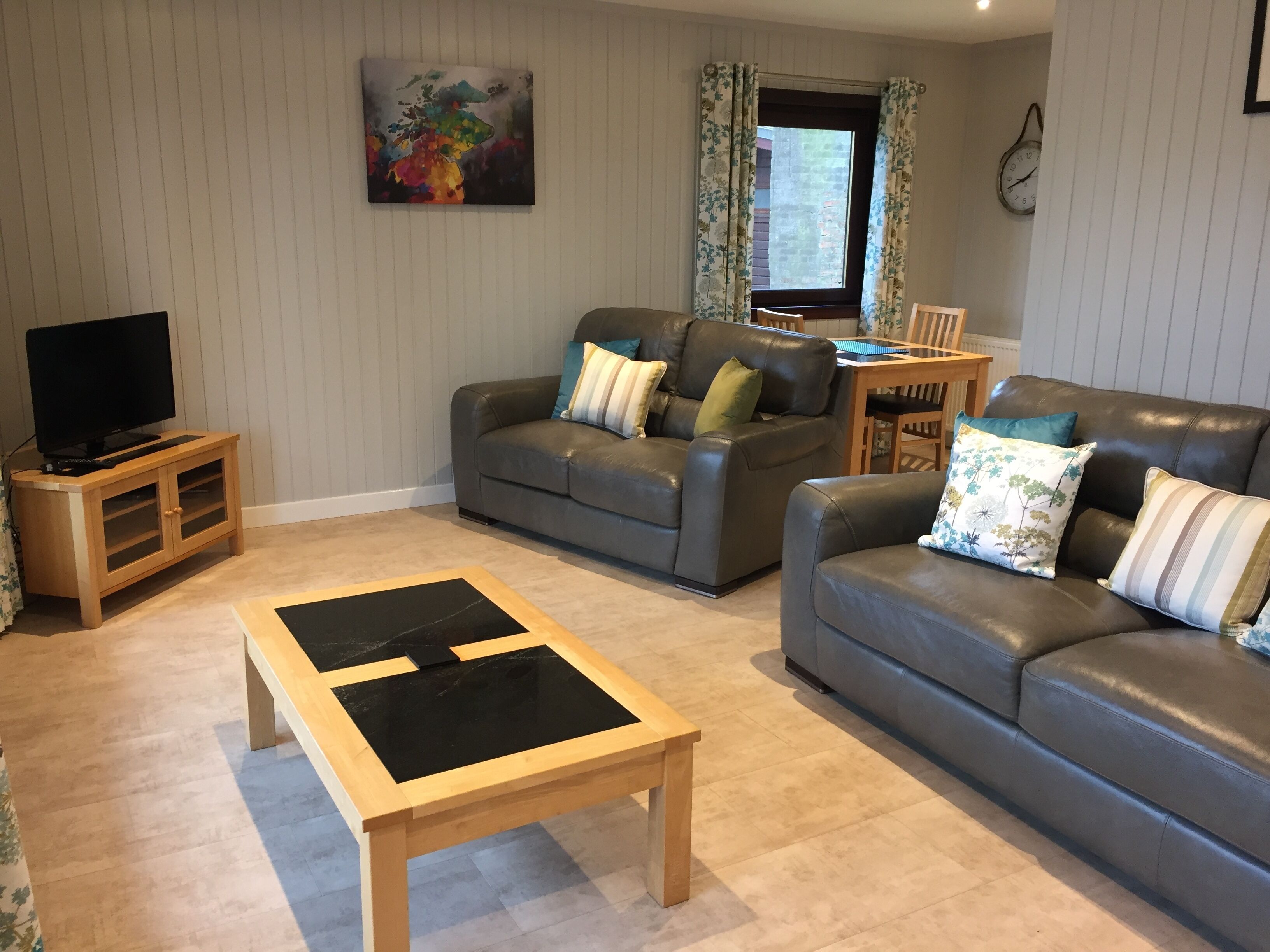 Cabin, 1 King Bed | Living room | TV, DVD player