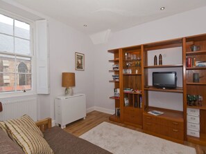 Apartment, 1 Queen Bed with Sofa bed | Interior - The Nook (North Berwick)