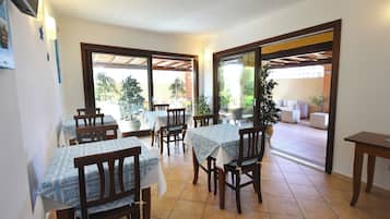 Tägliches inbegriffenes Frühstücksbuffet