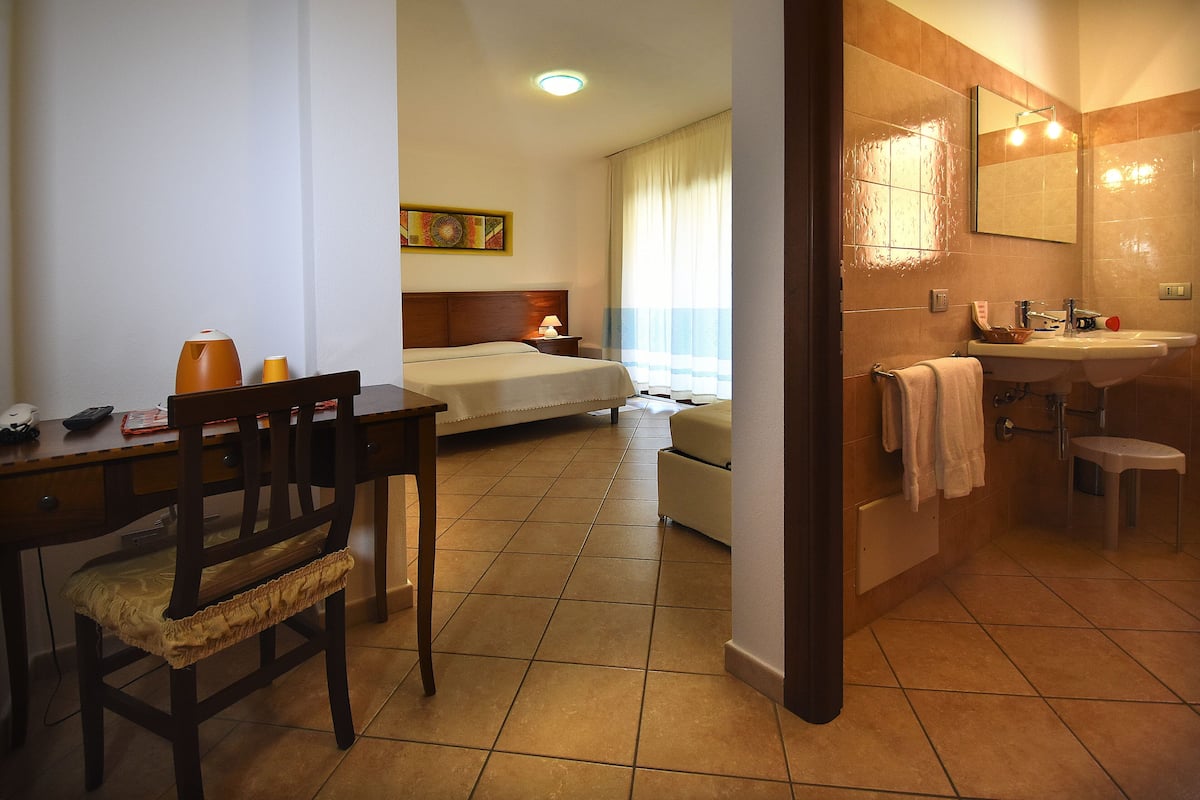Classic Triple Room, Tower