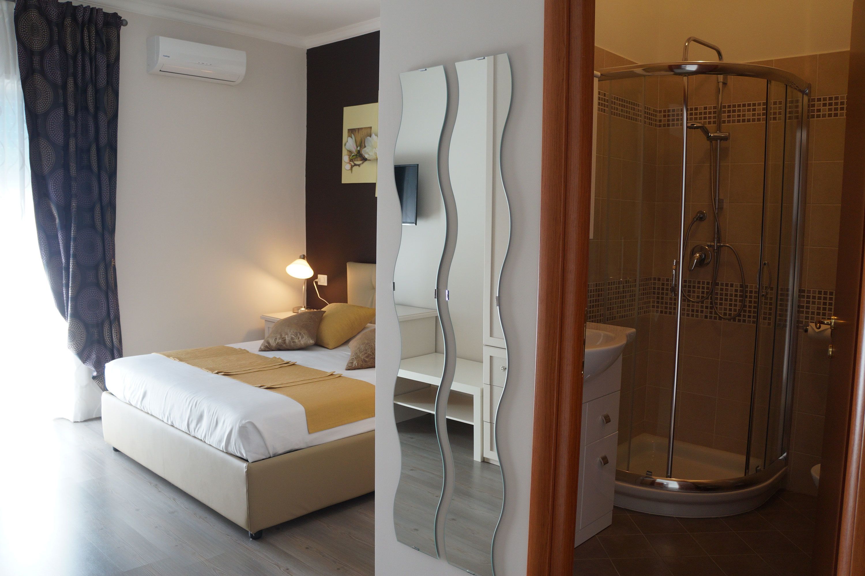 Deluxe-Doppelzimmer, Balkon | 1 Schlafzimmer, hochwertige Bettwaren, Zimmersafe