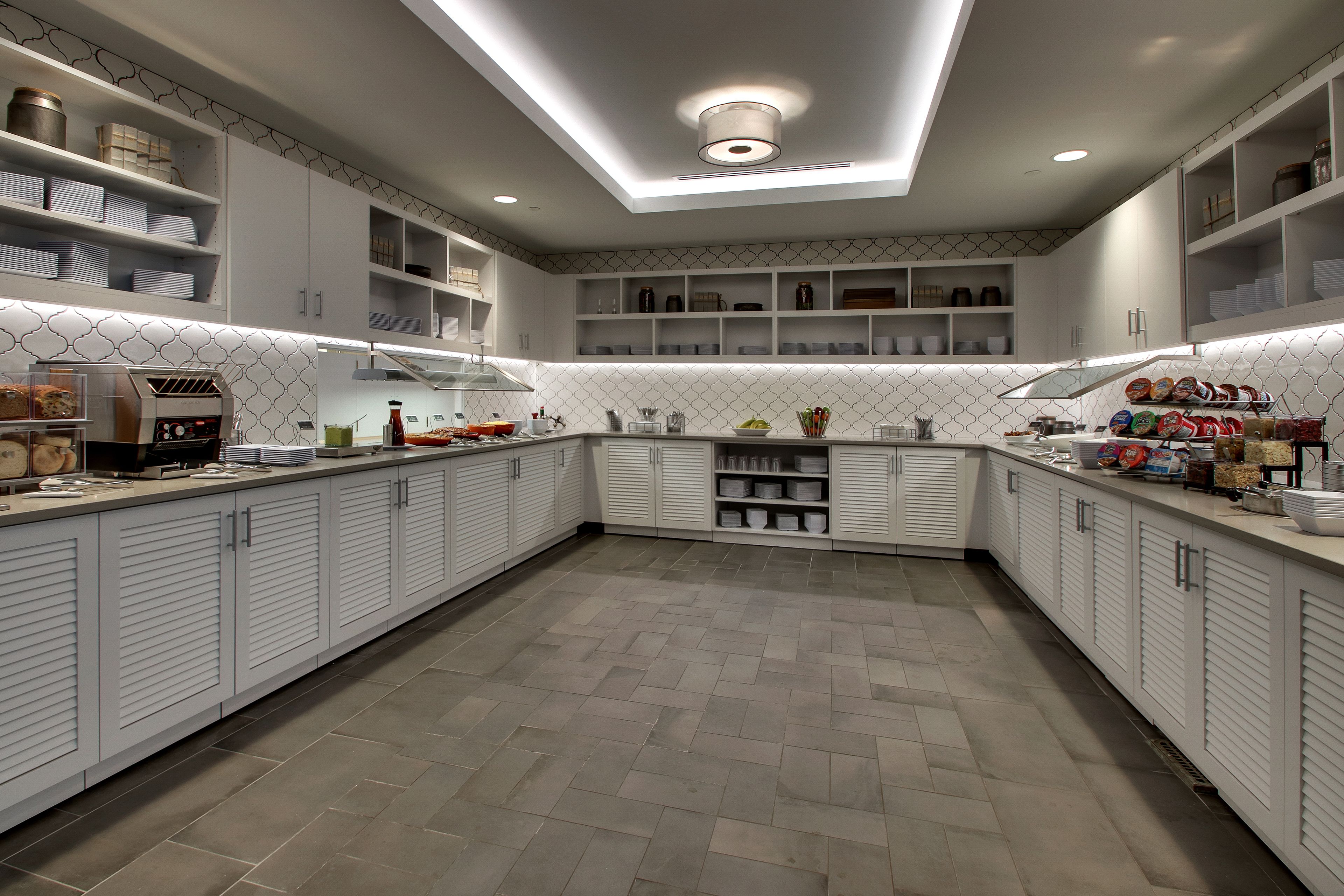 free buffet breakfast