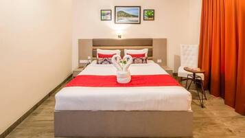 Premium bedding, in-room safe, desk, blackout drapes