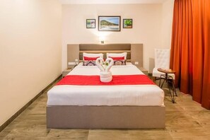 Standard Room | Premium bedding, in-room safe, desk, blackout drapes