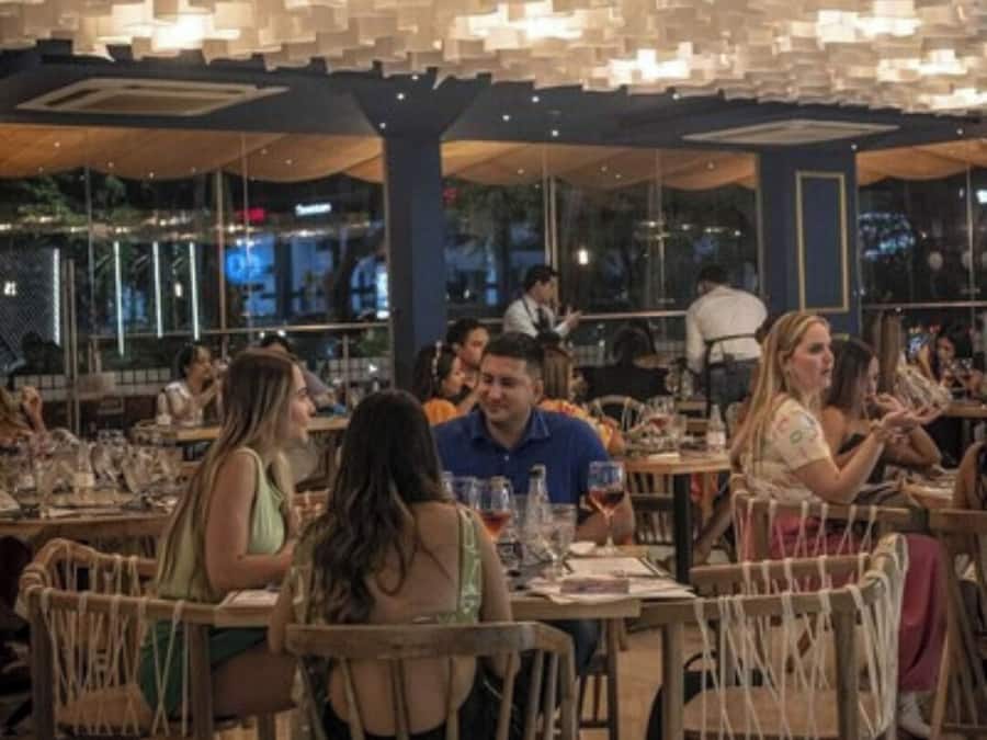 Spécialités Cuisine locale et internationale