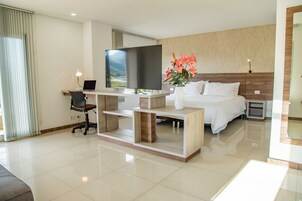 Ropa de cama de alta calidad y escritorio 