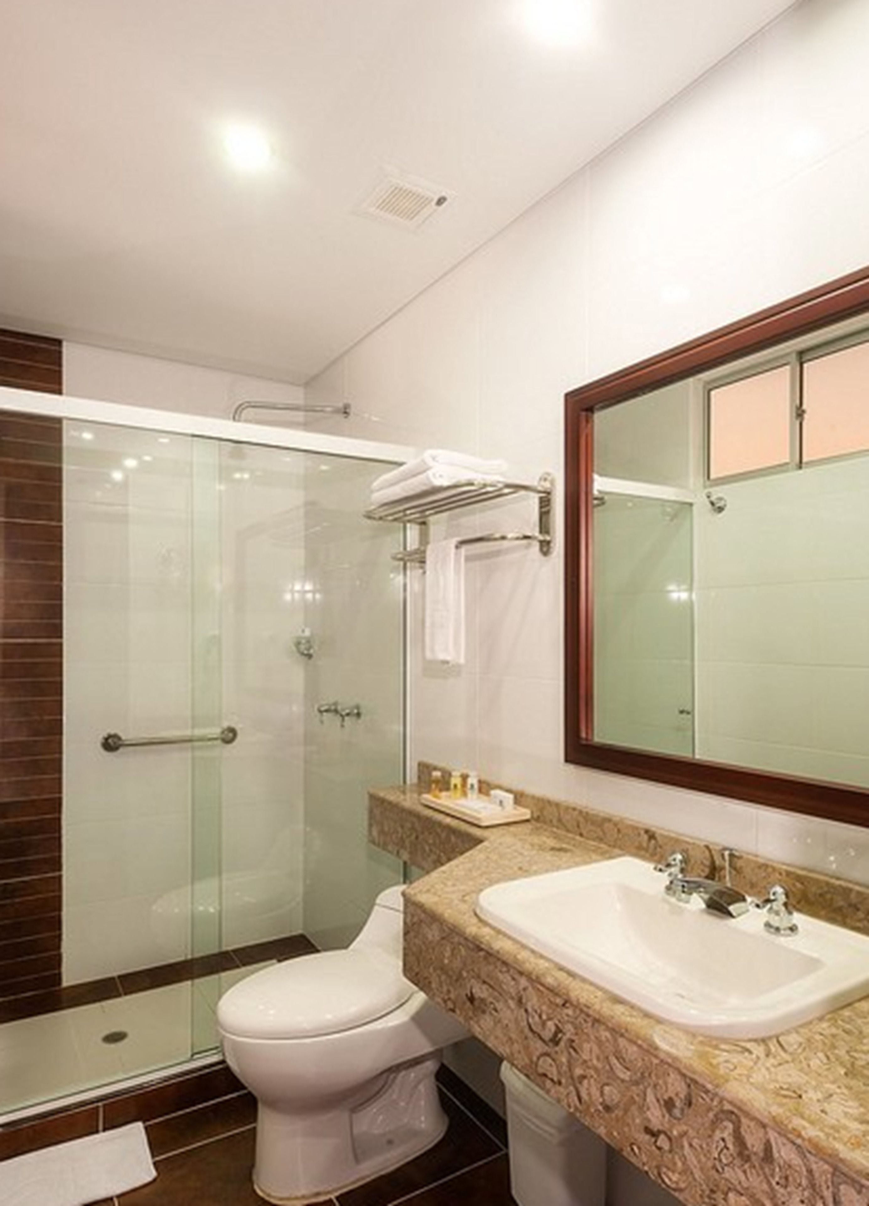 shower, rainfall showerhead, free toiletries, hair dryer