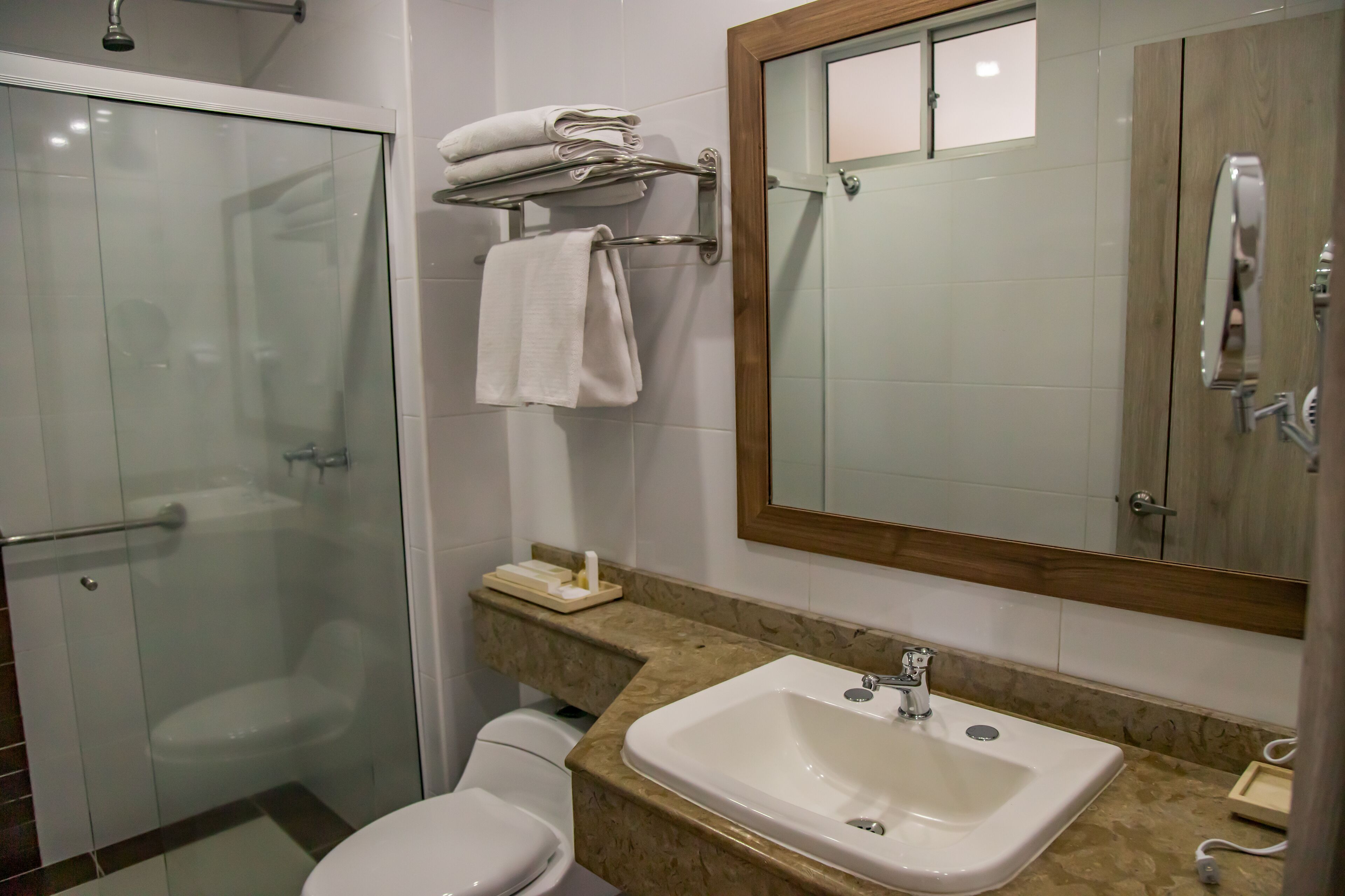 shower, rainfall showerhead, free toiletries, hair dryer