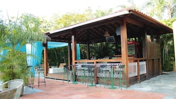 Área de juegos infantiles al aire libre