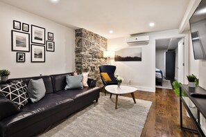 Superior-lejlighed - 2 soveværelser - stueetage (Suite 1) | 1 soveværelse, premium-sengetøj, individuelt design